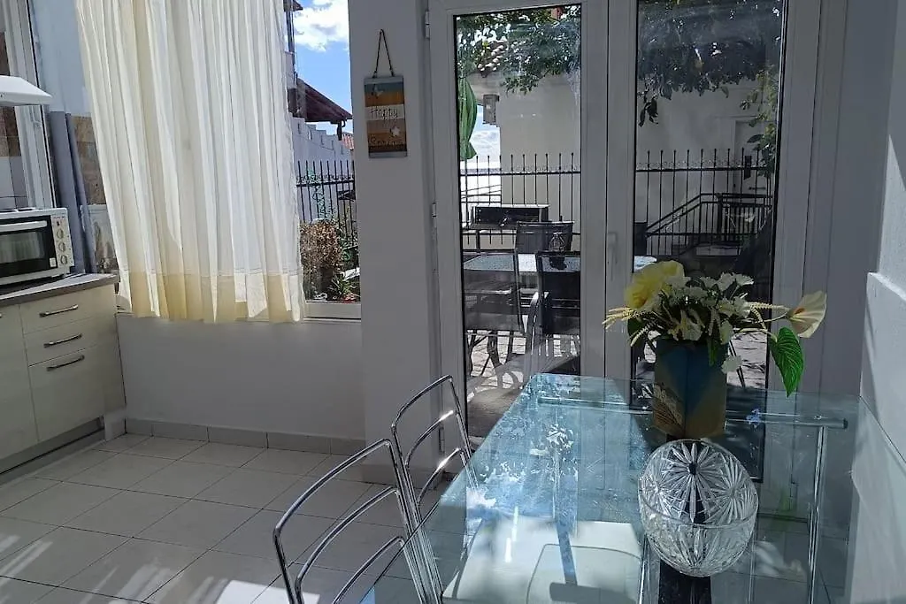 Chill Out Apartment Neos Marmaras